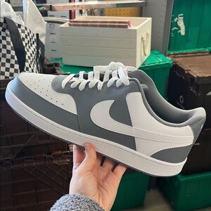 Nike Men's White and Gray Sneakers